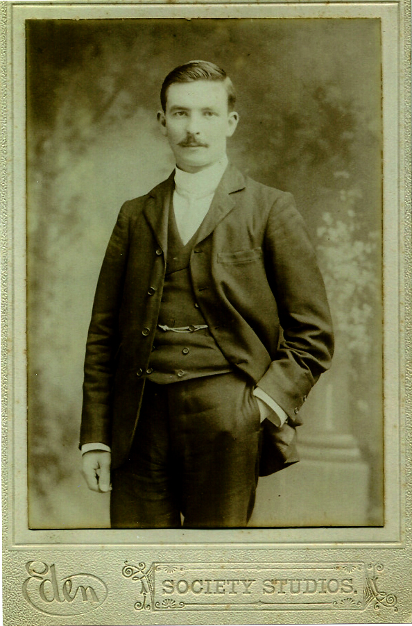 Photo of photos/Alexander McLennan 1878-1958 portrait